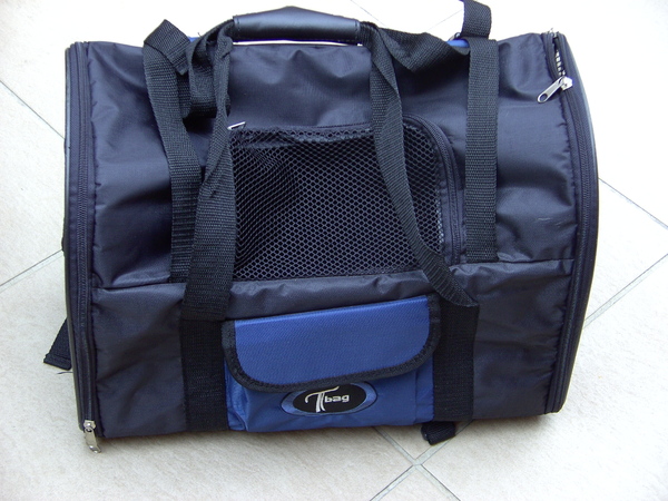 draagtas of rugtas voor puppy of kleine hond