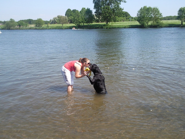 een dikke kus, in de maas
