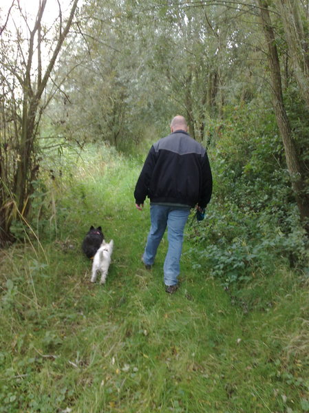 Met het baasje in het bos.