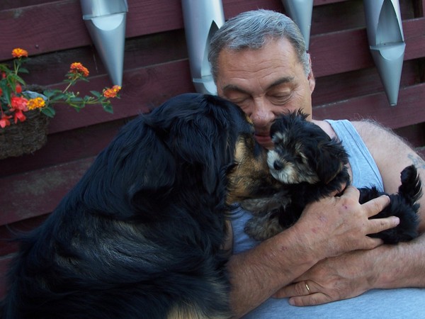 Met mijn oom Wolfje.........ik durf wel hoor want ik ben STOER