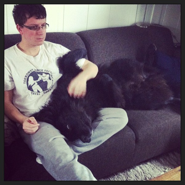 Knuffelen op de bank