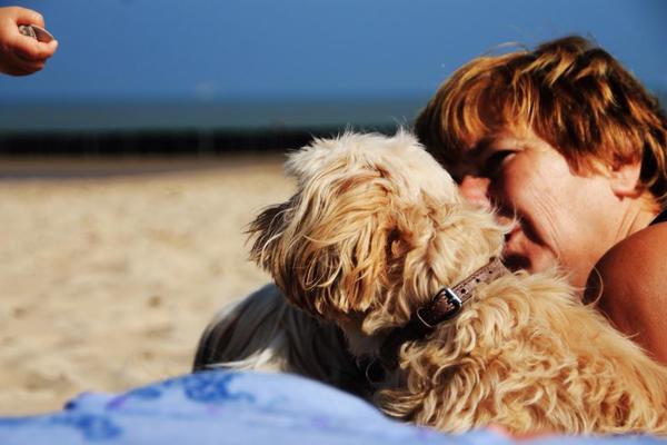 Luna samen met mij van het uitzicht aan het genieten.