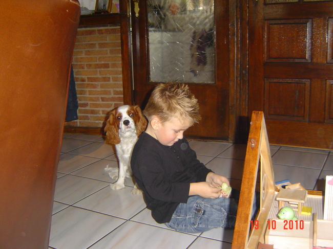 Binky wil ook wel mee spelen 