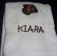 Badlaken/handdoek Kiara

Gemaakt door Carla, zij kan ook voor jullie mooie dingen maken op de borduurmachine  