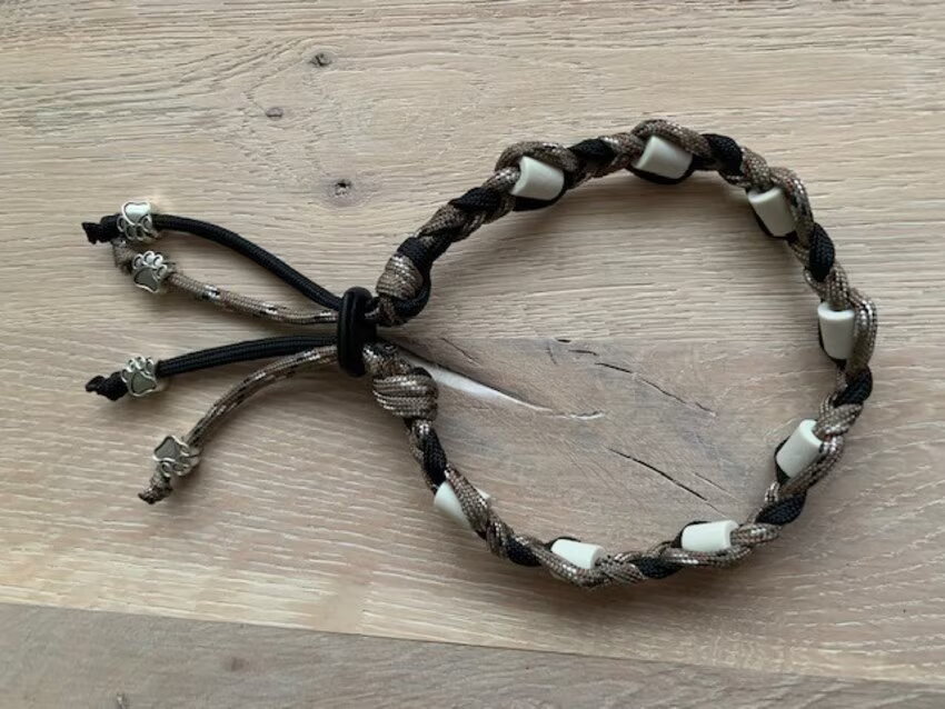 Anti teken- en vlooienbanden met 100% originele EM-X kralen Deze anti…