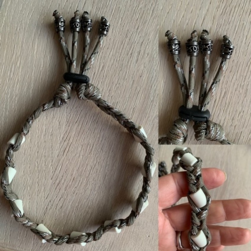 Te koop Anti teek en vlooien band 
Maat M (tot 36cm)/  Standaard vlecht met 8 EM kralen / matchende sluiting en bel bedels /  Kleur: army green / 
 Prijs 11,50€